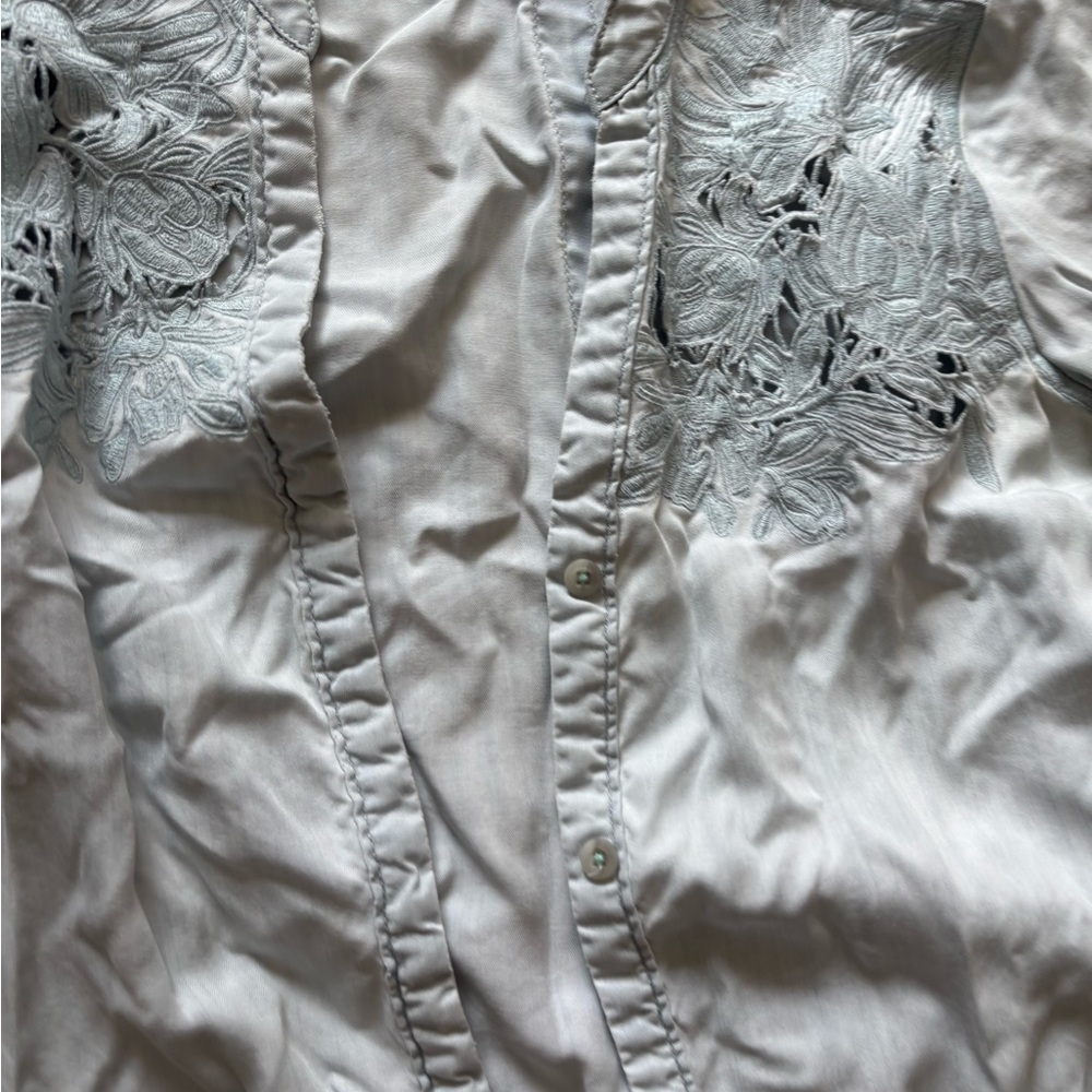 VGUC Anthropologie/Holding Horses Button Down Chambray Shirt - Picture 5 of 5
